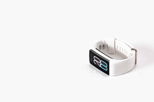 Quels sont les réglages à prendre en compte pour améliorer la connectivité Bluetooth sur un iPhone SE ?